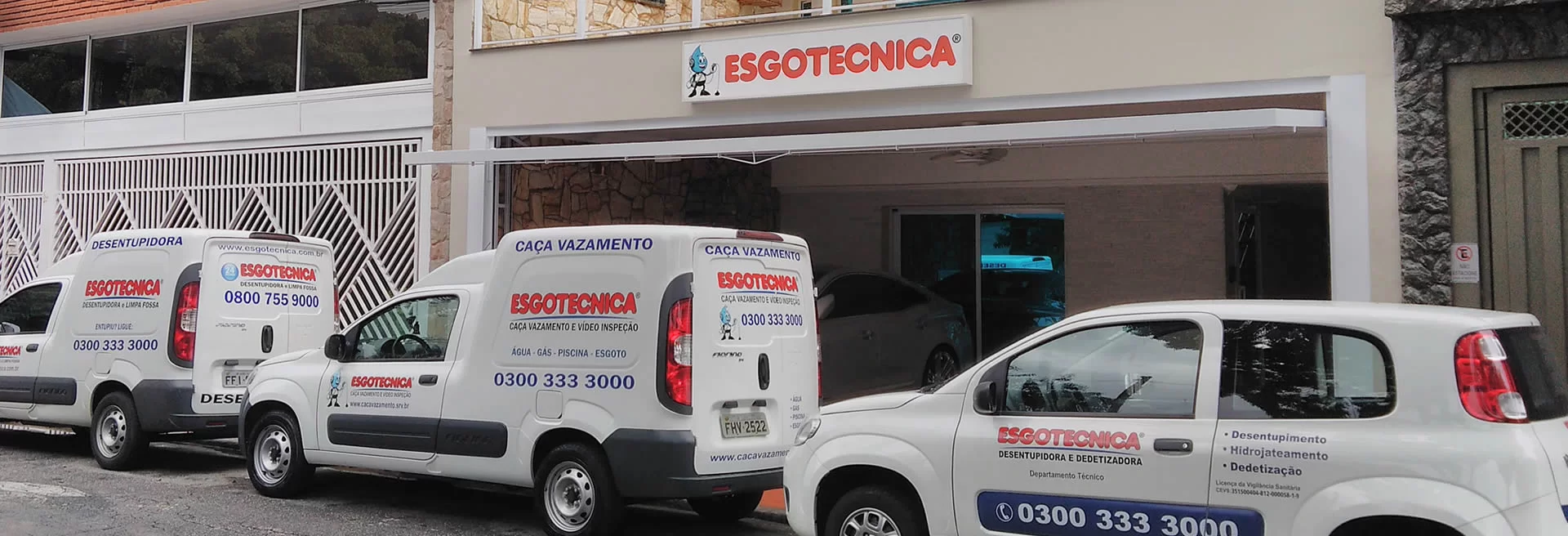 Sede própria da Esgotecnica com frota de atendimento