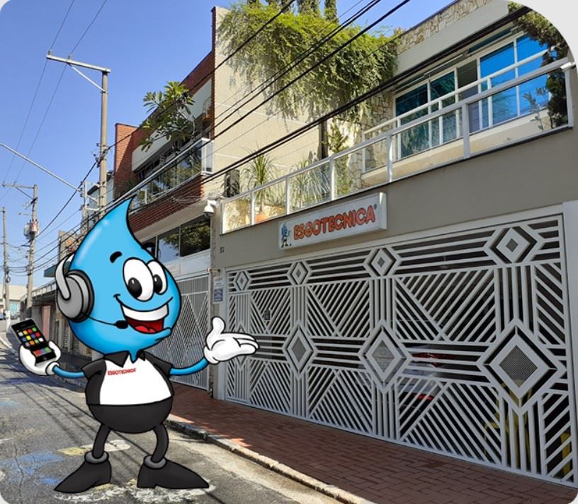 Sede da Esgotecnica com o mascote da marca